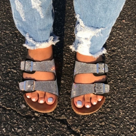 Comfy Double Buckle Embellished Sandals in Black - Picture 4 of 8